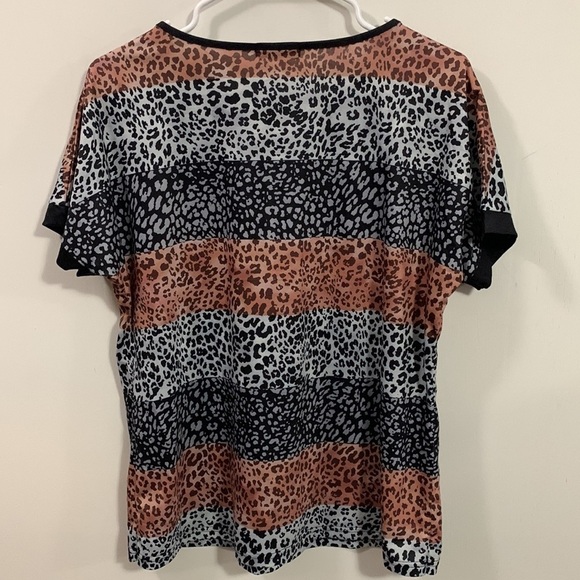 Shemona color block animal print Size small (seems to run large) looks to be new - Picture 4 of 4